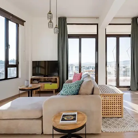 Explore Nightlife Near An Apartment With An Acropolis View Athens Exterior photo